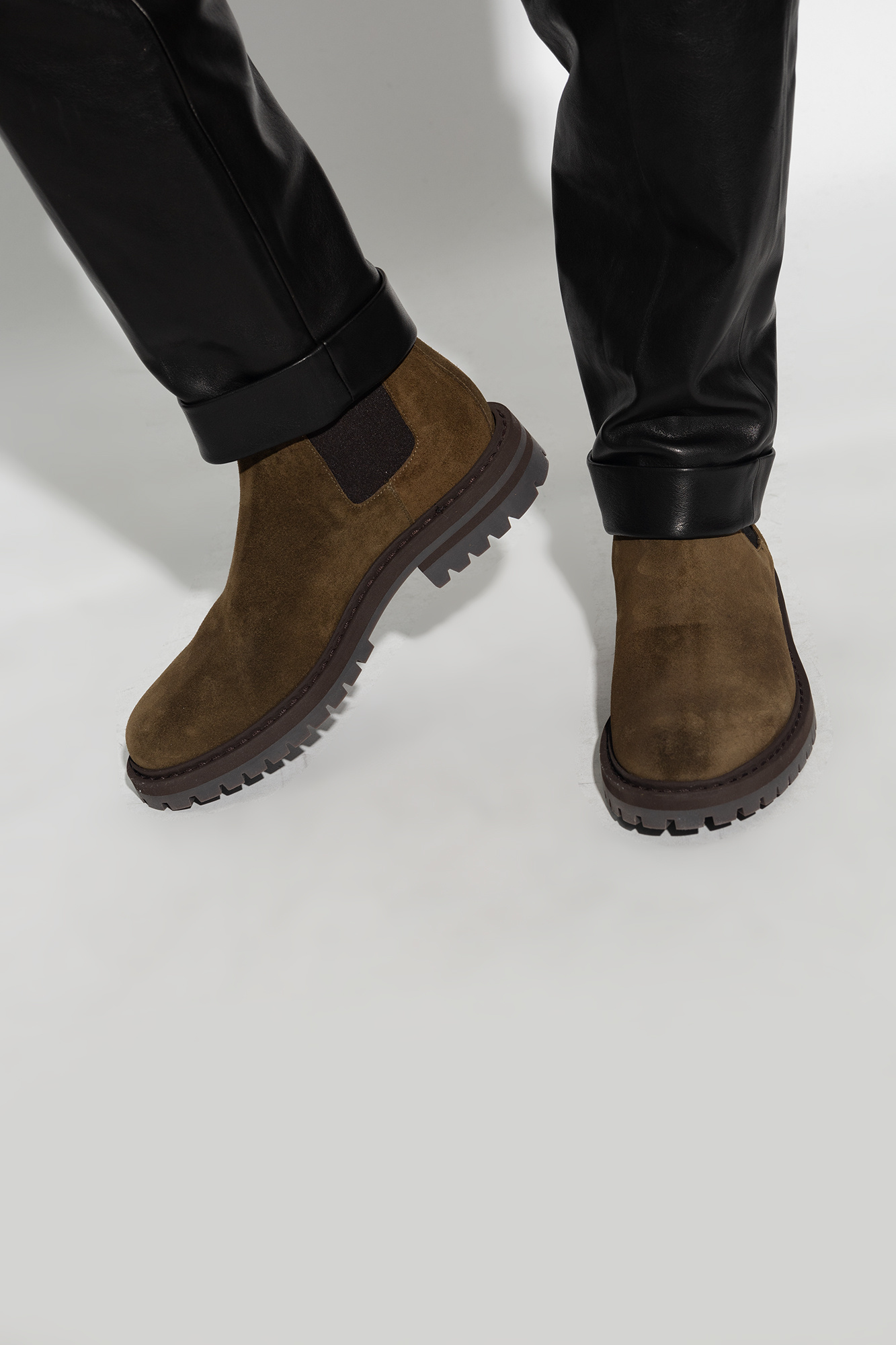 Common projects tan hot sale suede chelsea boots